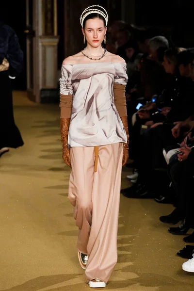 Look 30